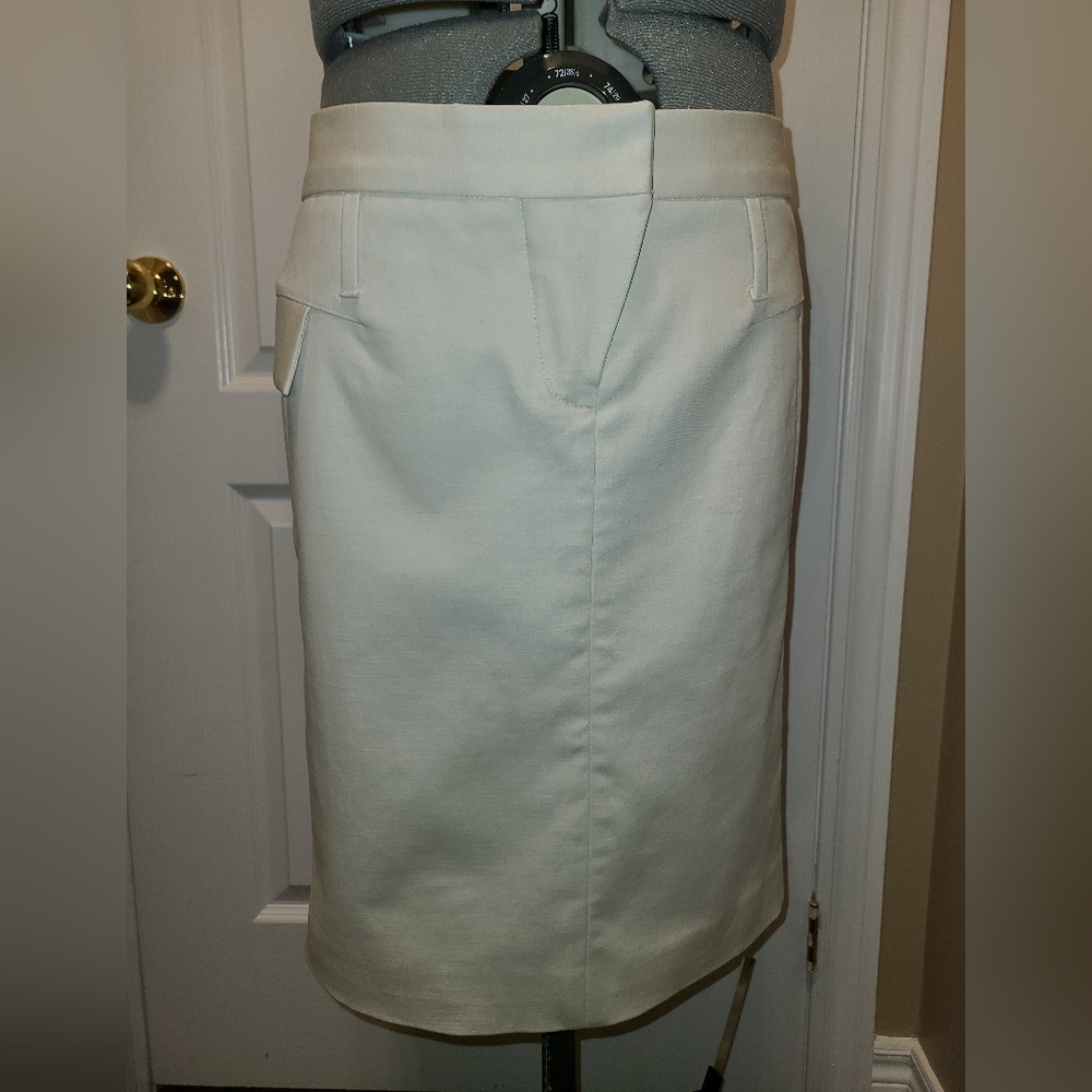 Beautifully-made Size 8 Ivory Pencil Skirt